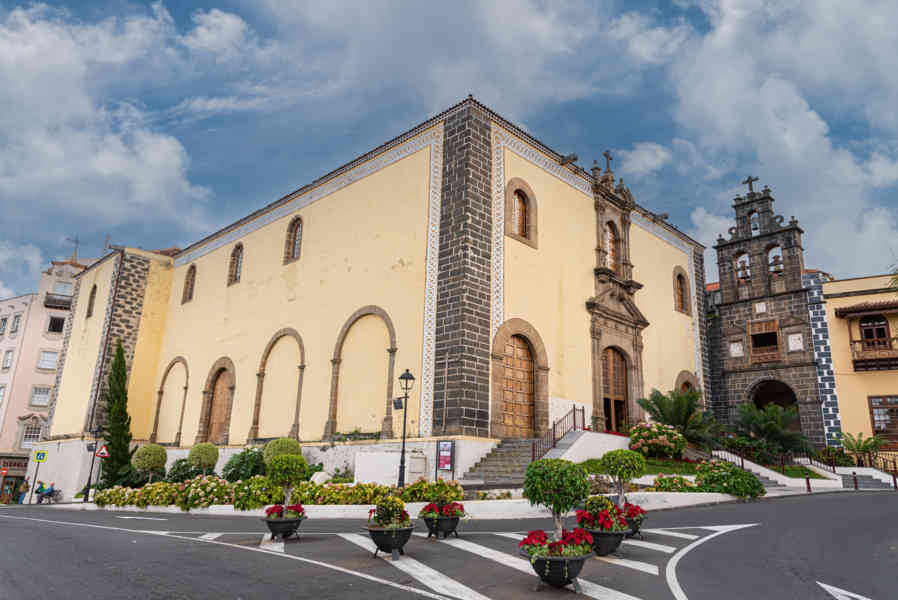 Tenerife 141 - La Orotava - antiguo convento de Nuestra Señora de Gracia e iglesia de San Agustín.jpg